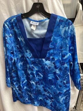 Blair Blue Floral V-Neck Tunic with Contrasting Trim